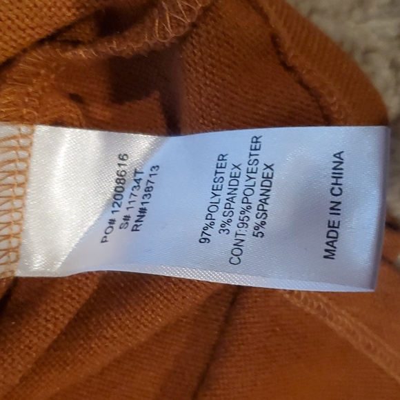 Gorgeous Fall Top-NWT - Picture 4 of 4